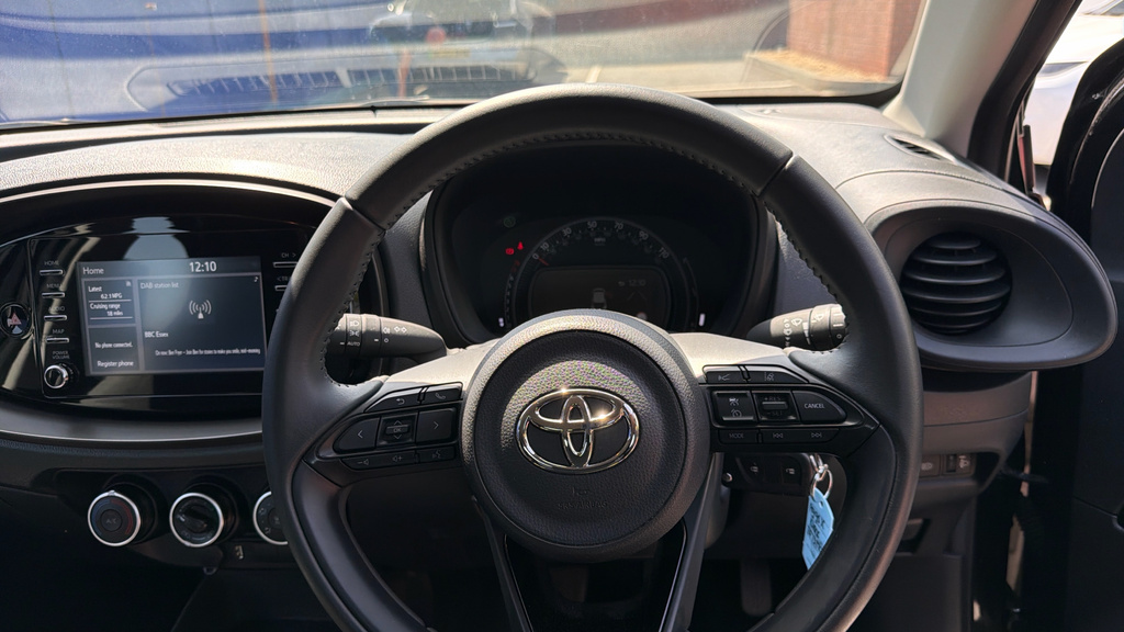 Toyota Aygo X Pure Automatic White #10