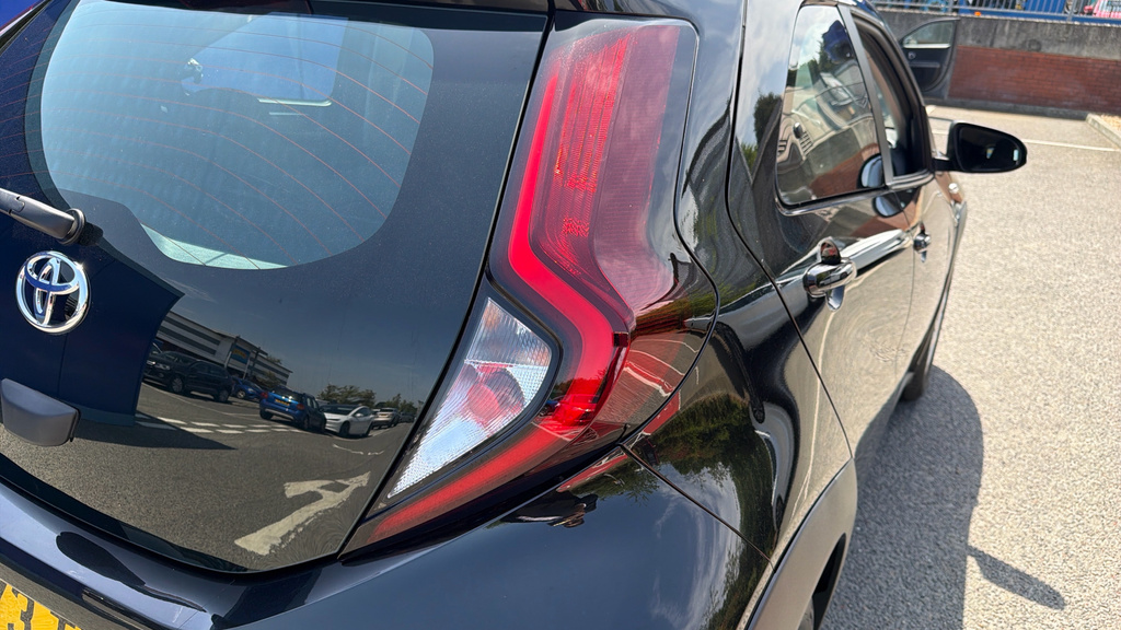 Toyota Aygo X Pure Automatic White #21