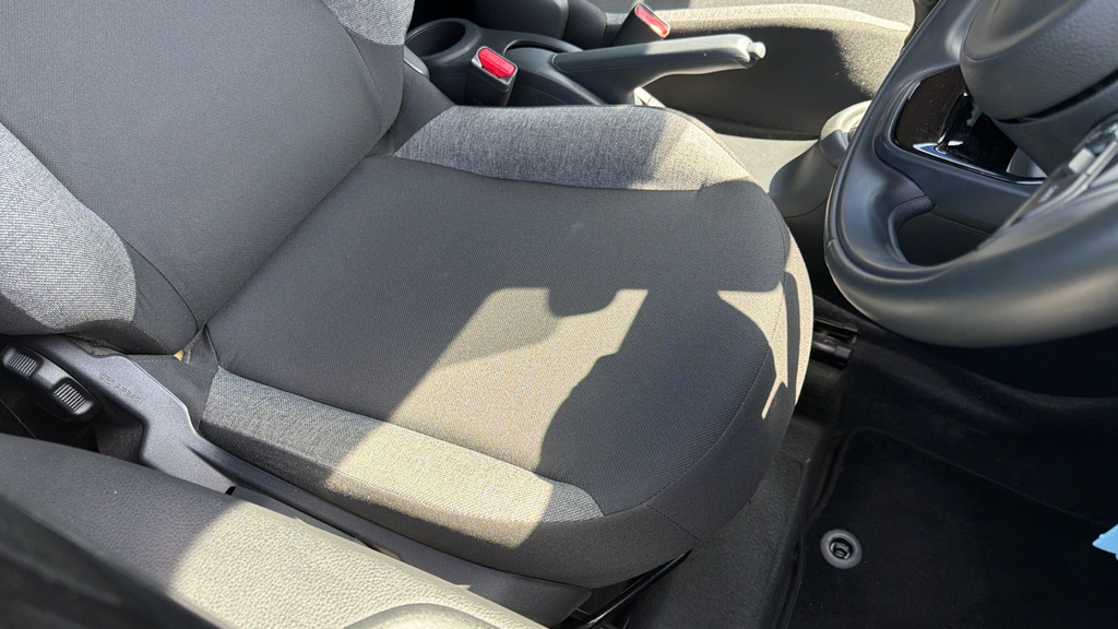 Toyota Aygo X Pure Automatic White #17