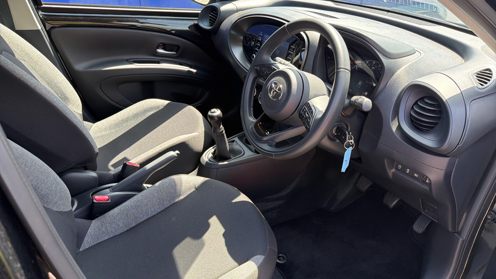 Toyota Aygo X Pure Automatic White #12