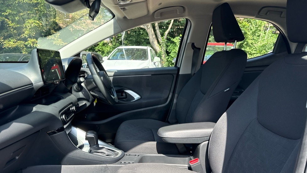 Toyota Yaris 1.5 Vvt-h Icon E-cvt Euro 6 Ss OE24FMG Silver #5