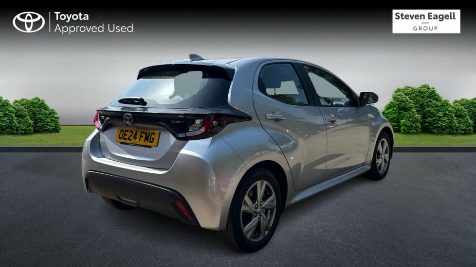 Toyota Yaris 1.5 Vvt-h Icon E-cvt Euro 6 Ss OE24FMG Silver #2