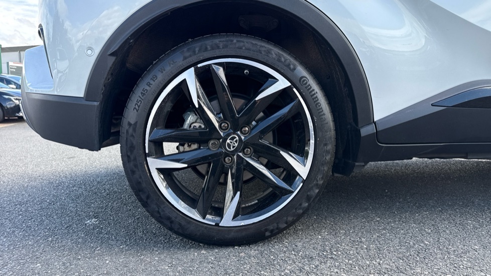 Toyota C-Hr Excel Silver #25
