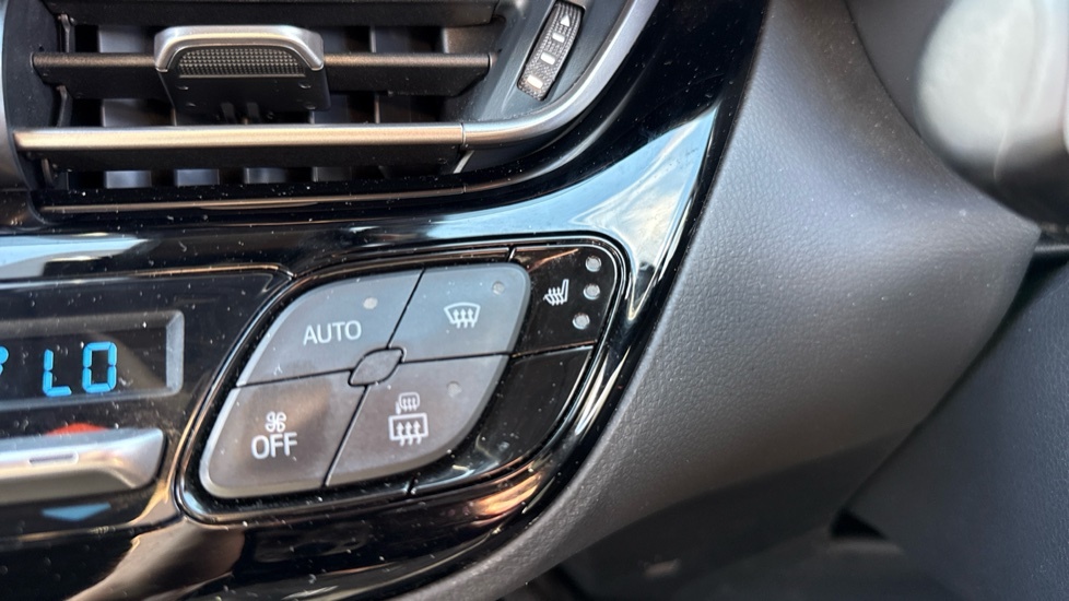 Toyota C-Hr Excel Silver #40
