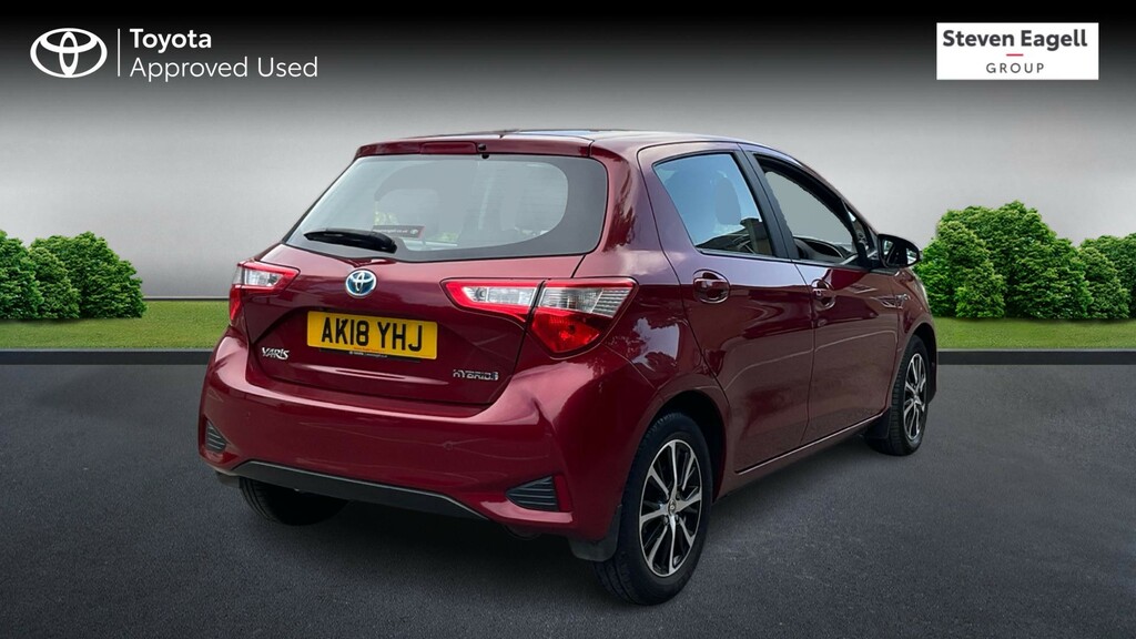 Toyota Yaris 1.5 Vvt-h Icon Tech Hatchback Hybrid E- Red #2