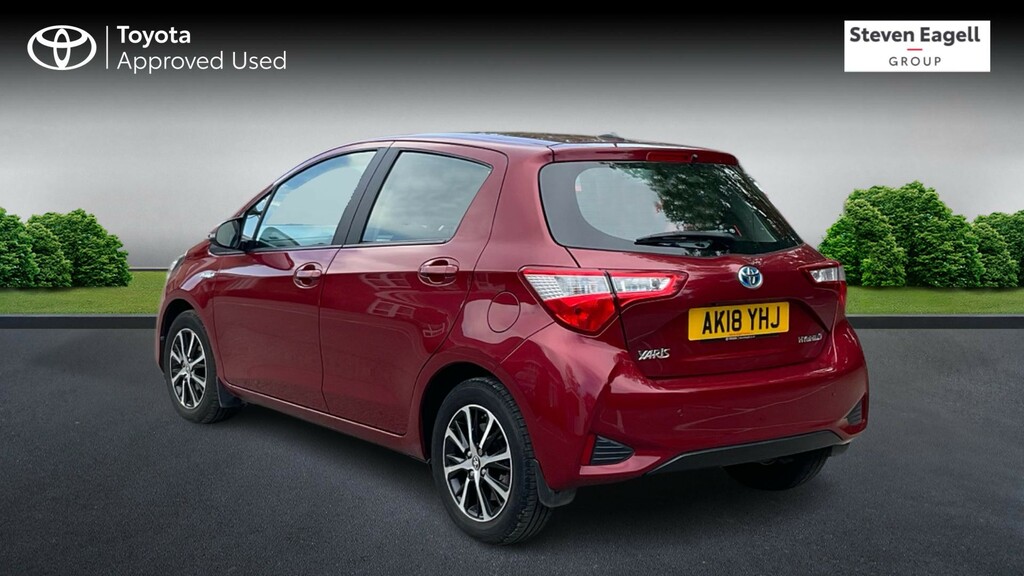 Toyota Yaris 1.5 Vvt-h Icon Tech Hatchback Hybrid E- Red #4
