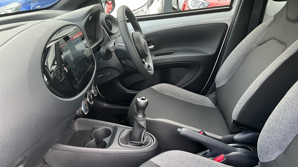 Toyota Aygo X 1.0 Vvt-i Pure Euro 6 Ss White #5
