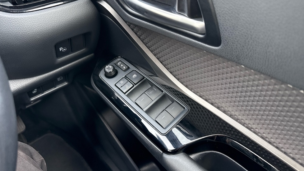 Toyota C-Hr Icon Silver #33
