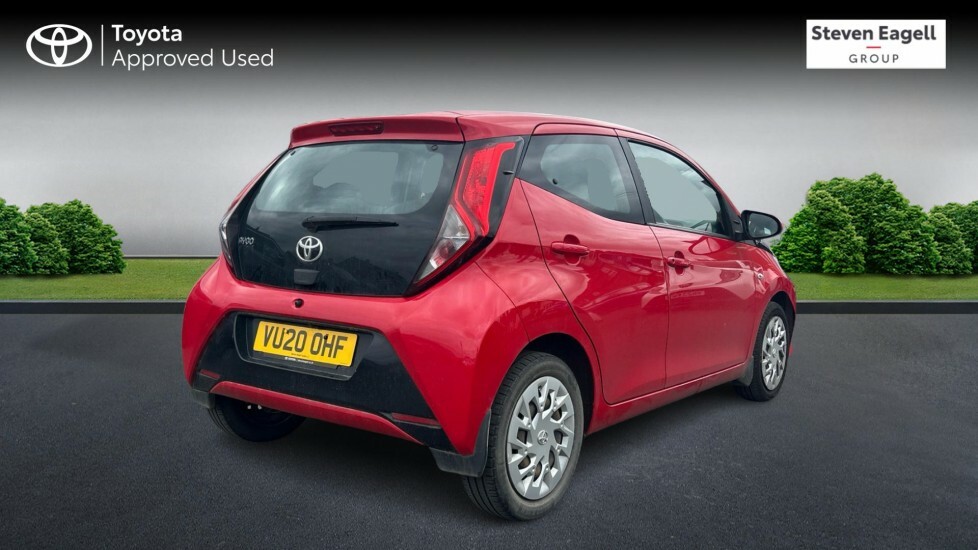 Toyota Aygo 1.0 Vvt-i X-play Euro 6 Red #2