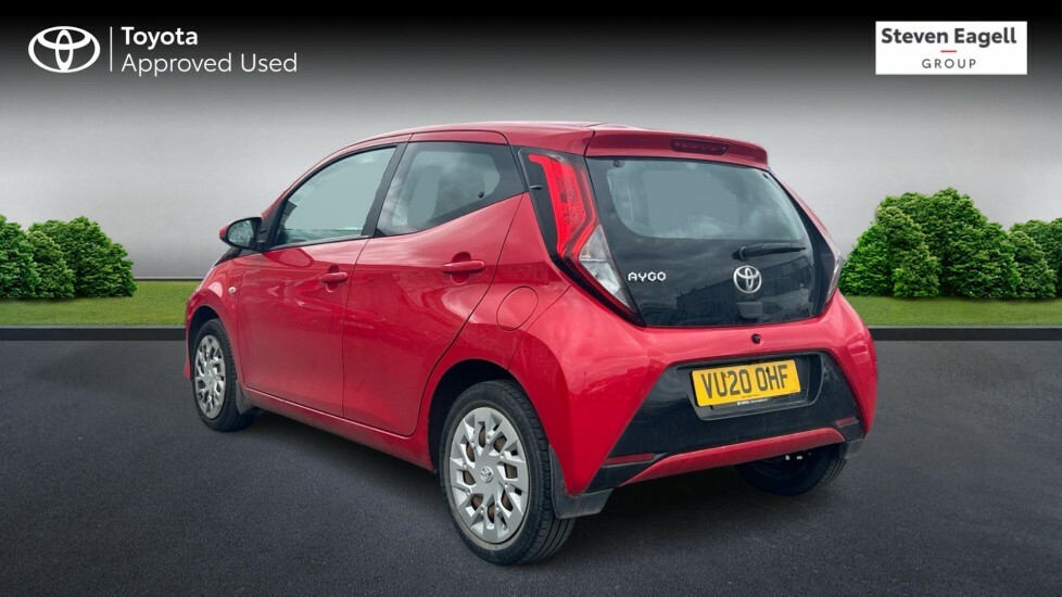 Toyota Aygo 1.0 Vvt-i X-play Euro 6 Red #4