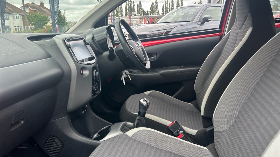 Toyota Aygo 1.0 Vvt-i X-play Euro 6 Red #5