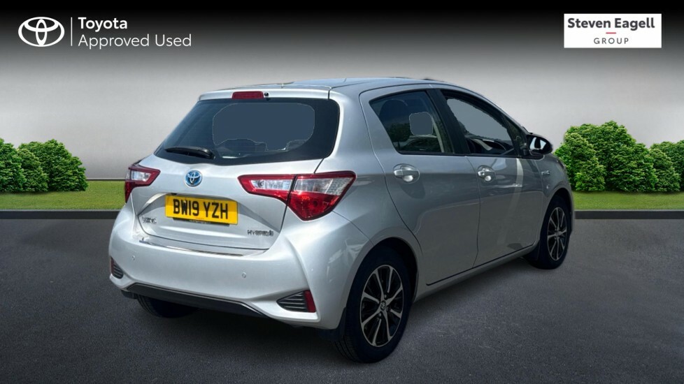 Toyota Yaris 1.5 Vvt-h Icon Tech Hatchback Hybrid E- Silver #2