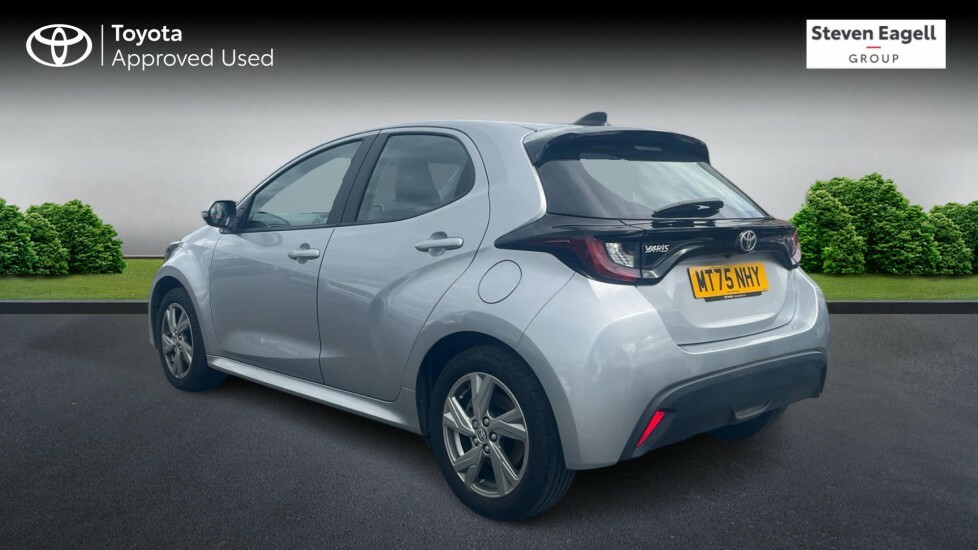 Toyota Yaris 1.5 Vvt-h Icon E-cvt Euro 6 Ss Silver #4