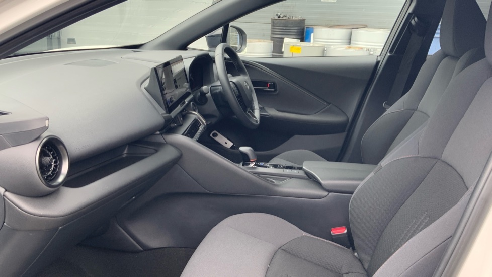 Toyota C-Hr 2.0 Vvt 13.6Kwh Design Suv Plug-in Hybr White #5