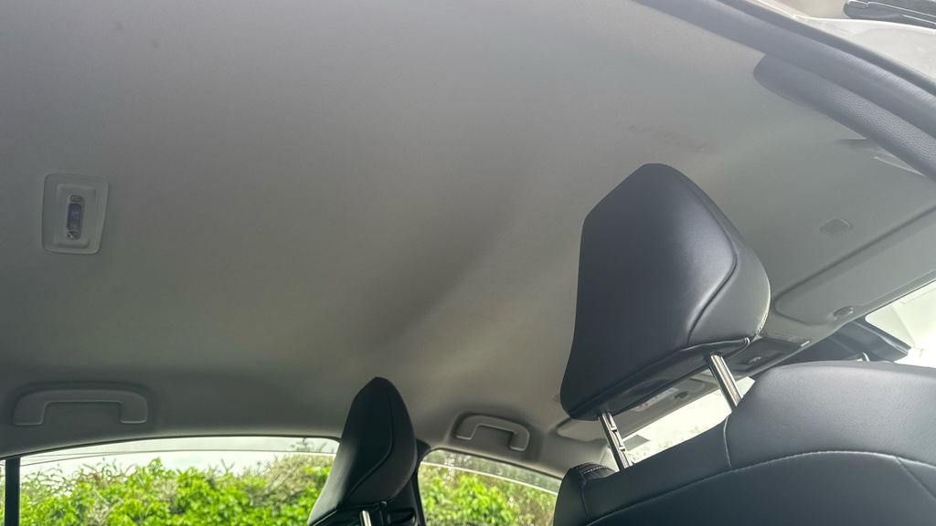 Toyota Prius Excel White #19
