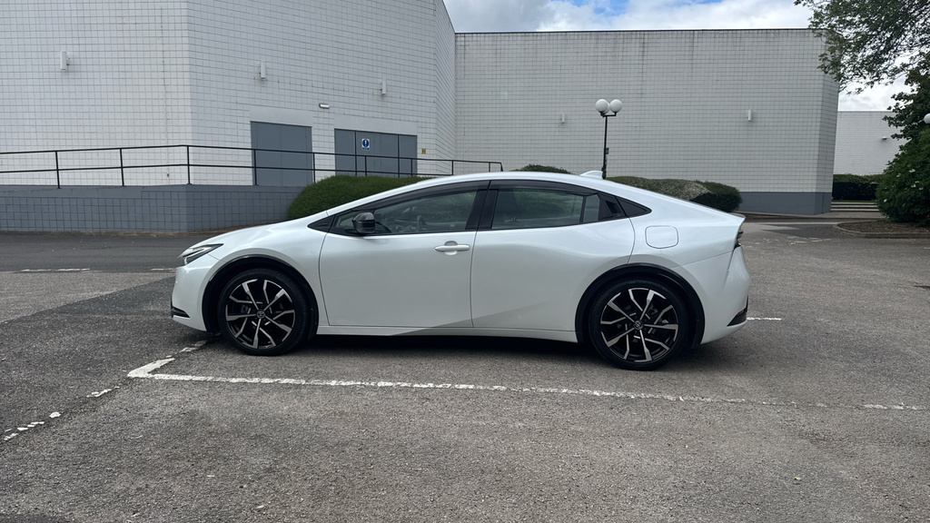 Toyota Prius Excel White #24