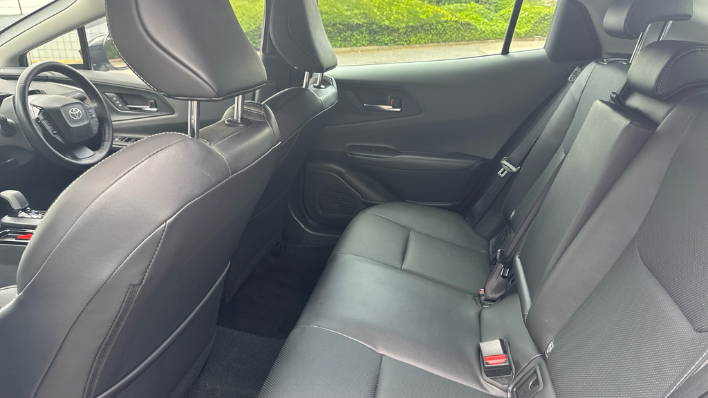 Toyota Prius Excel White #15