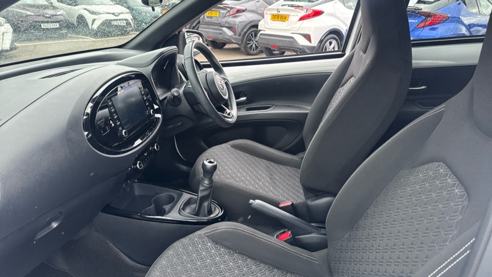 Toyota Aygo X 1.0 Vvt-i Edge Euro 6 Ss White #5