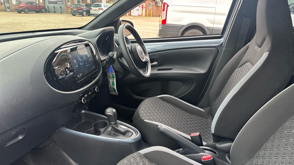 Toyota Aygo X 1.0 Vvt-i Edge X-shift Euro 6 Ss Grey #5
