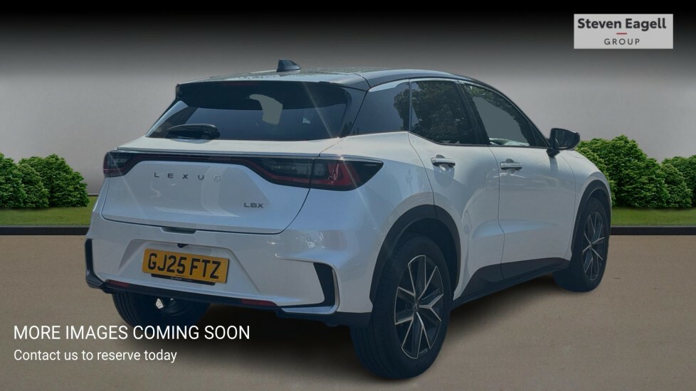 Lexus LBX 1.5 Vvt-ie Takumi Design Suv Hybrid E-c White #4