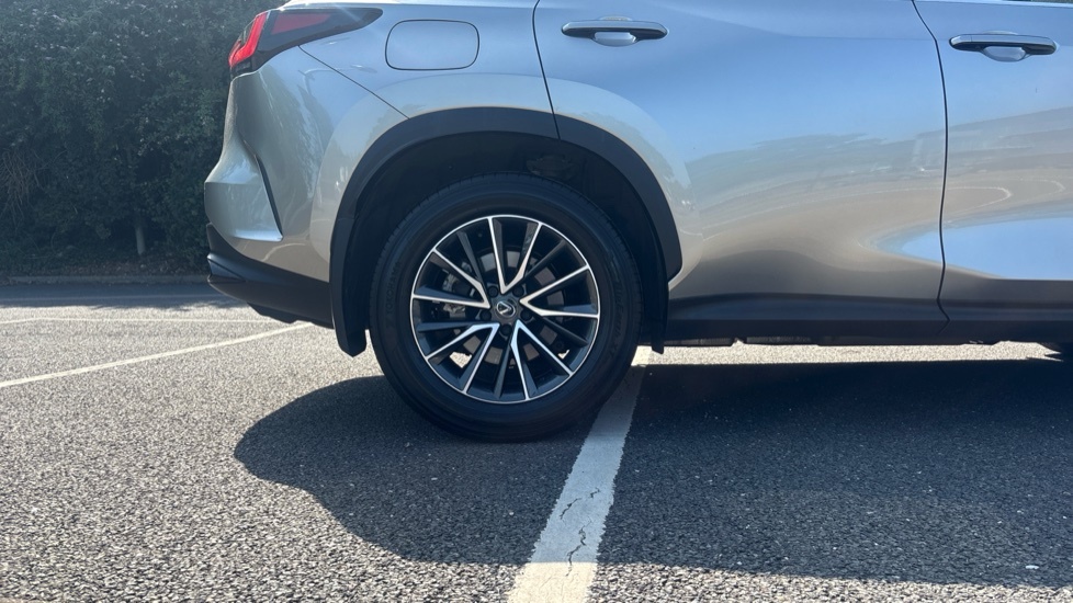 Lexus NX 450H 2.5 E-cvt Premium Pack 2024 Orange #24