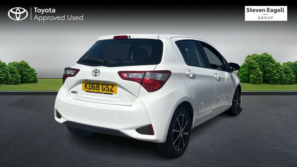 Toyota Yaris 1.5 Vvt-i Icon Tech Hatchback Eu White #2