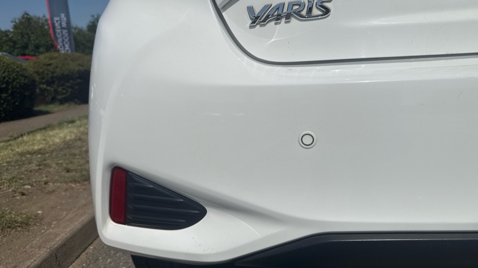 Toyota Yaris Icon Red #30