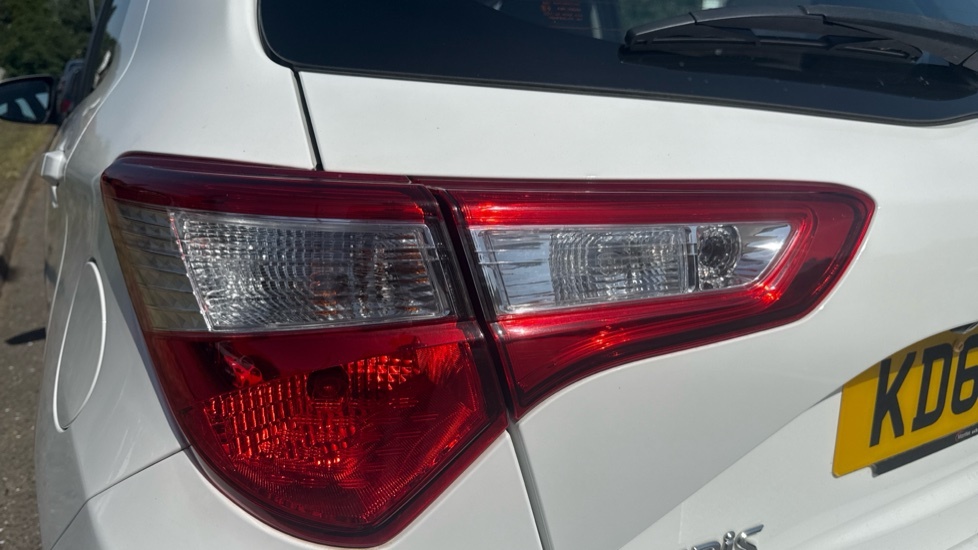 Toyota Yaris Icon Red #21