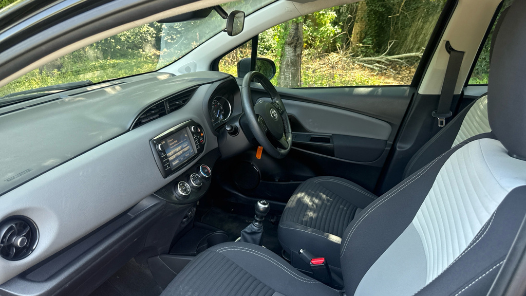 Toyota Yaris Yaris Dynamic Hev Cvt Grey #5