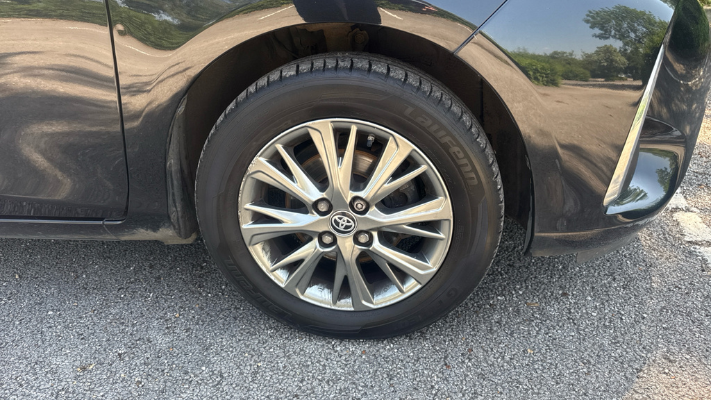 Toyota Yaris Yaris Dynamic Hev Cvt Grey #39