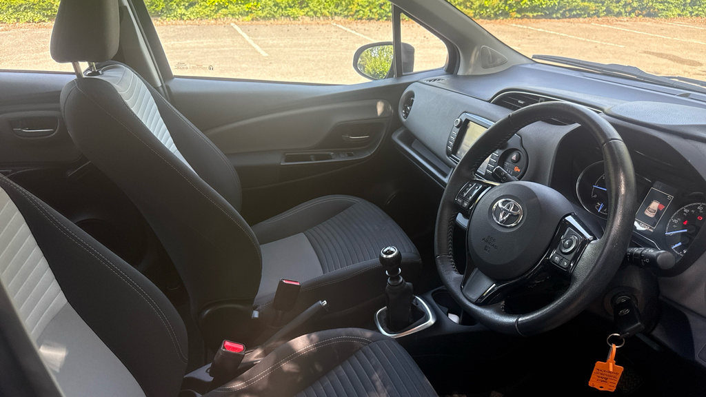 Toyota Yaris Yaris Dynamic Hev Cvt Grey #12