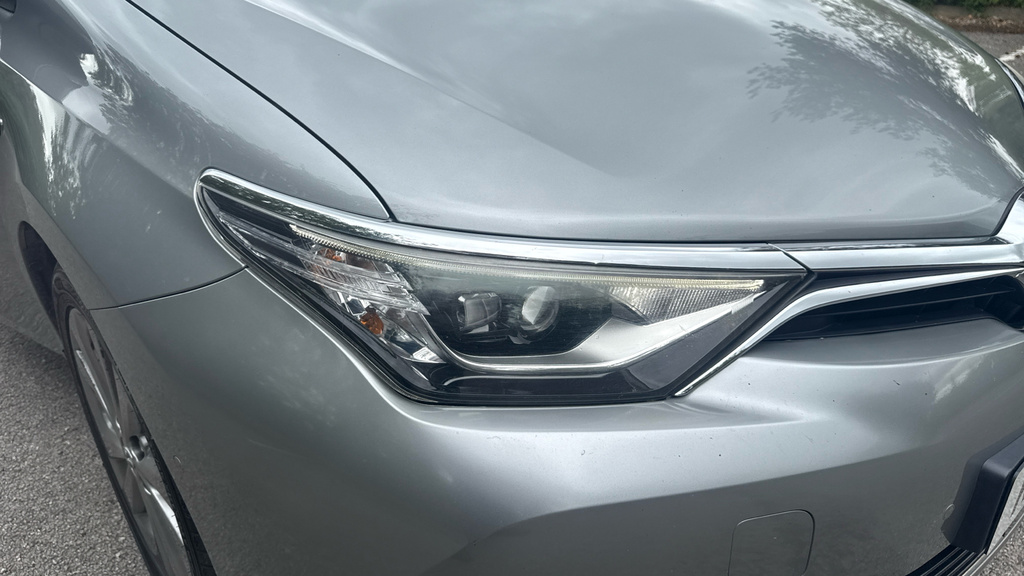 Toyota Auris Vvt-i Design White #20