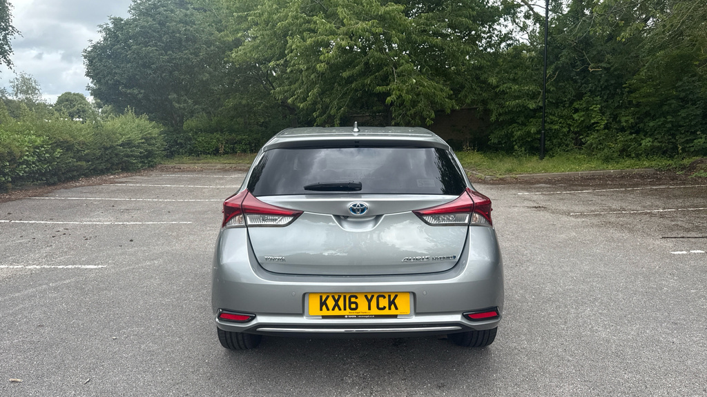 Toyota Auris Vvt-i Design White #26
