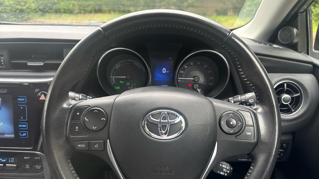 Toyota Auris Vvt-i Design White #10