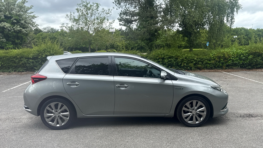 Toyota Auris Vvt-i Design White #23
