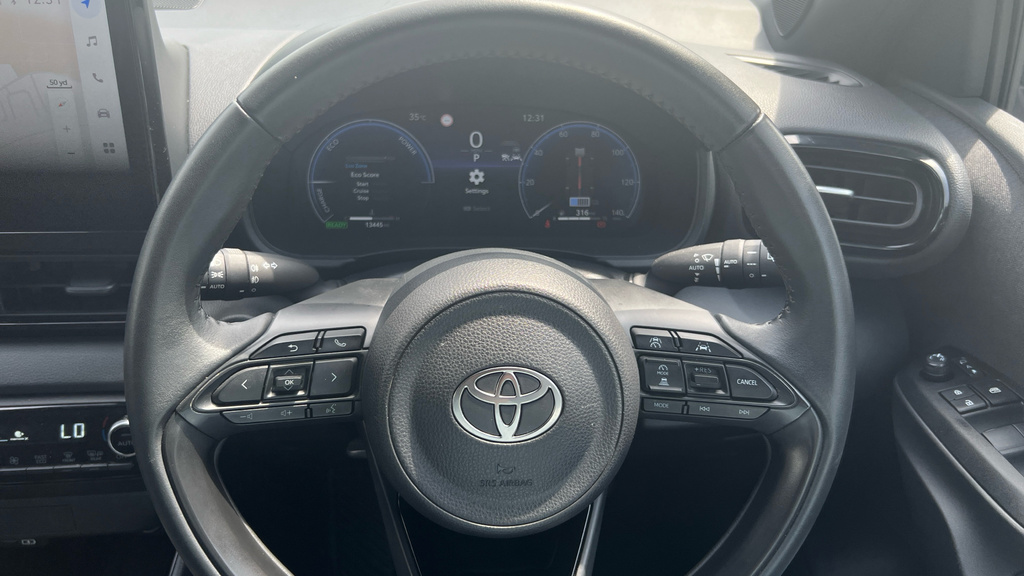 Toyota Yaris Yaris Design White #10