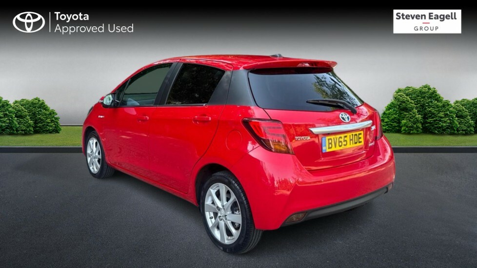 Toyota Yaris 1.5 Vvt-h Sport E-cvt Euro 6 Red #4