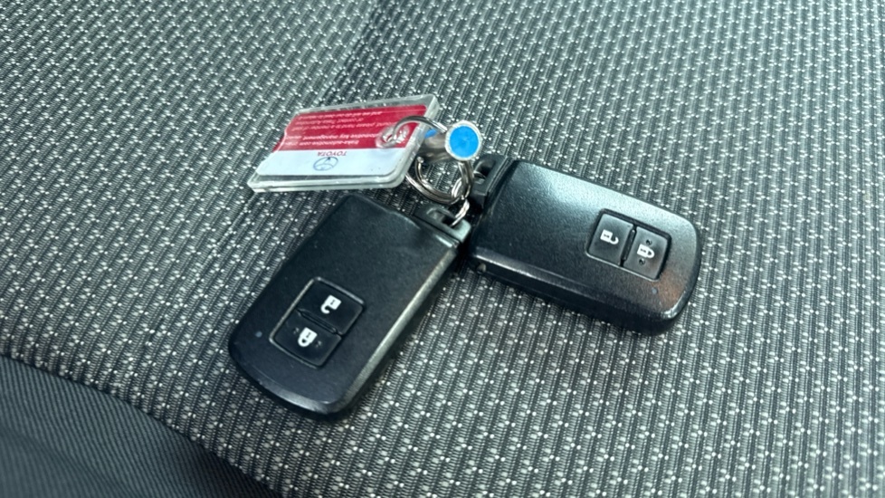 Toyota Yaris Icon Black #27