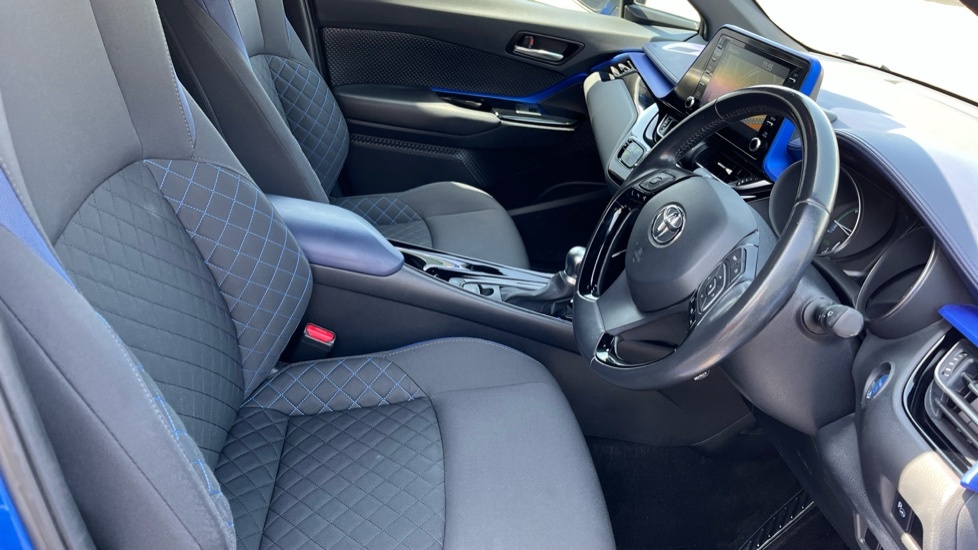 Toyota C-Hr Suv  #12