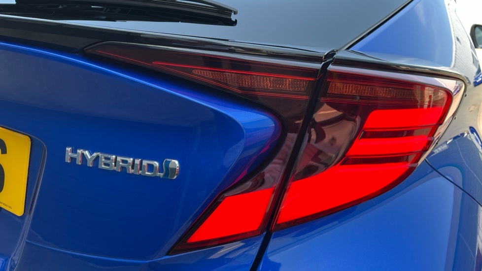 Toyota C-Hr Suv  #21