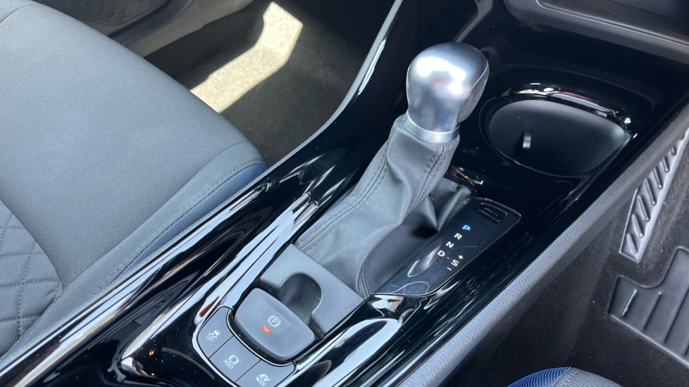 Toyota C-Hr Suv  #30
