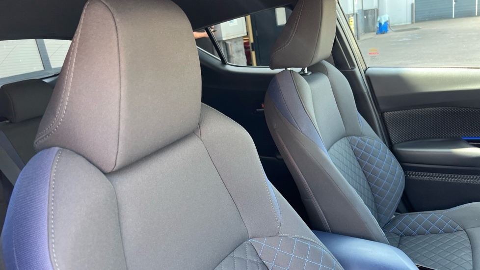 Toyota C-Hr Suv  #19