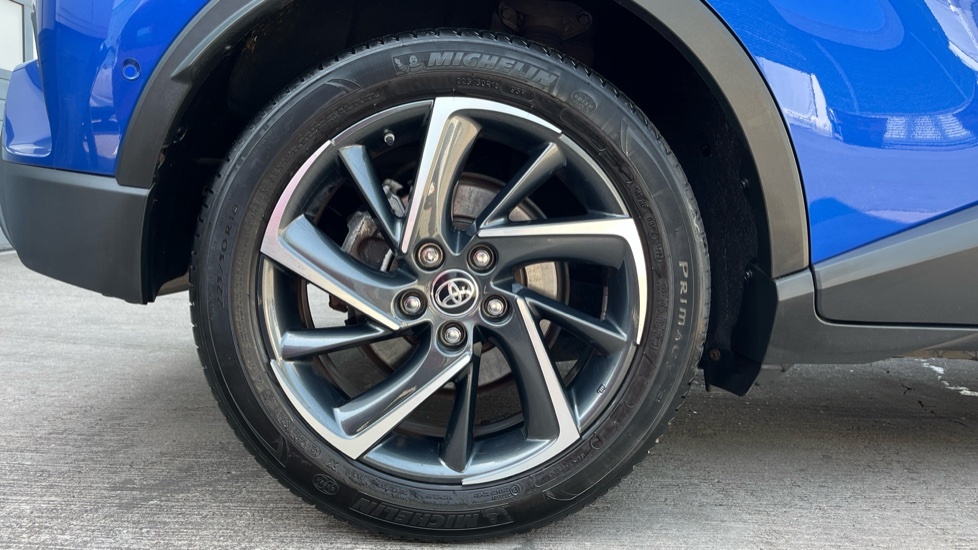 Toyota C-Hr Suv  #25