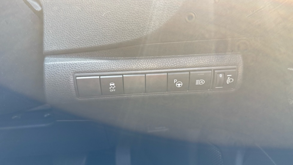 Toyota Corolla 1.8 Vvt-h Gpf Icon Tech Hatchback Hybri White #35