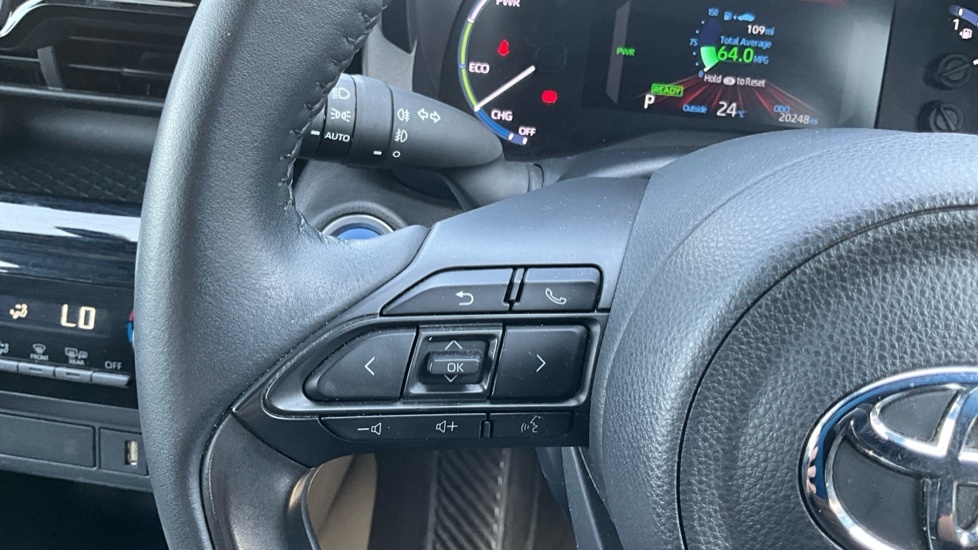 Toyota Yaris Cross Yaris Cross Excel Hev Silver #33