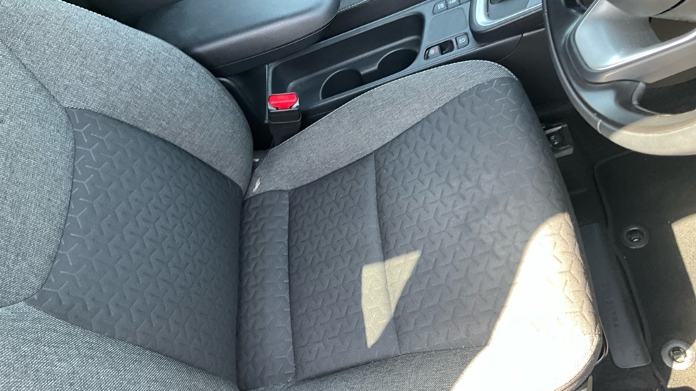 Toyota Yaris Cross Yaris Cross Excel Hev Silver #17