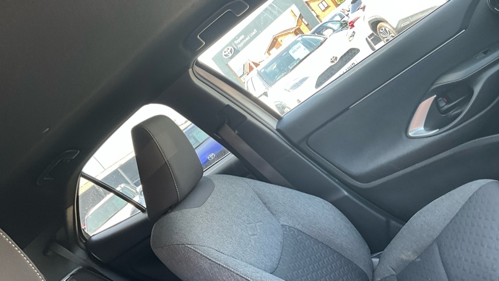 Toyota Yaris Cross Yaris Cross Excel Hev Silver #19
