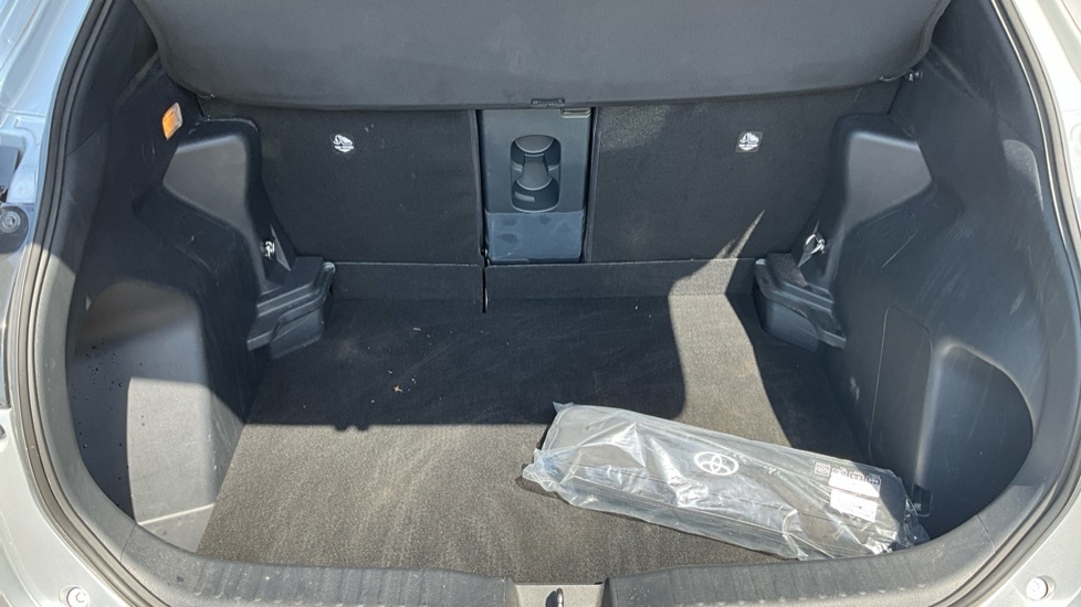 Toyota Yaris Cross Yaris Cross Excel Hev Silver #34