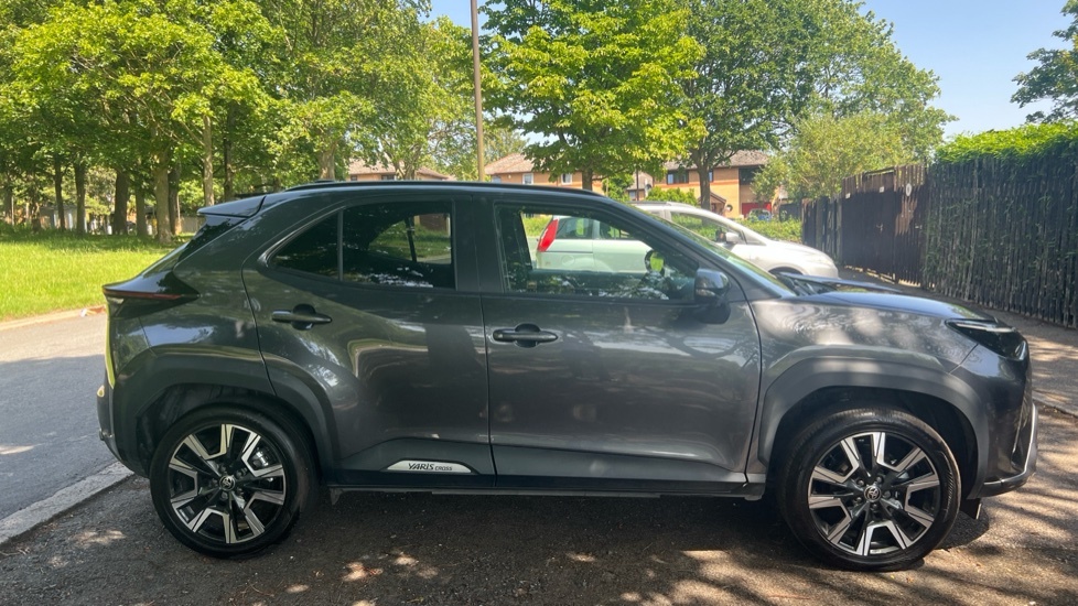Toyota Yaris Cross Excel Green #23