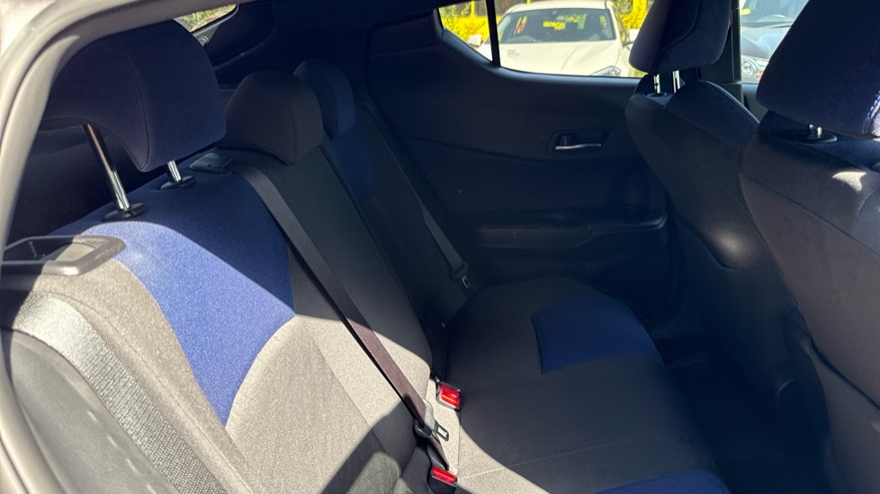 Toyota C-Hr Excel 1.8Cvt Black #8